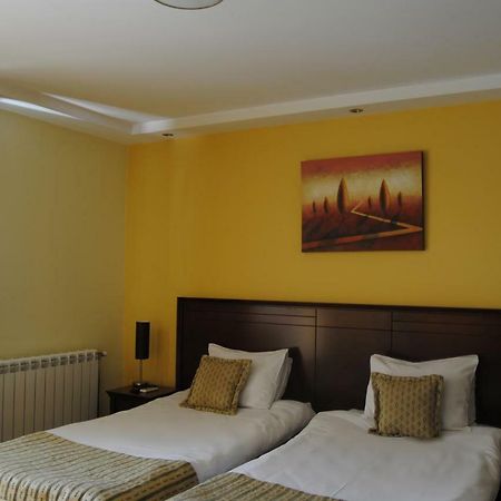 Garni Hotel Contact Belgrade Extérieur photo