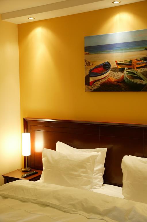 Garni Hotel Contact Belgrade Extérieur photo