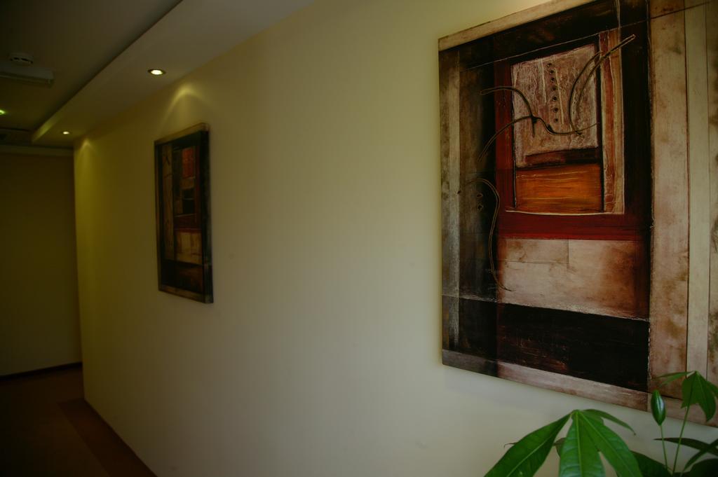 Garni Hotel Contact Belgrade Extérieur photo