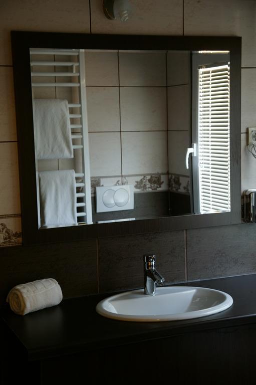 Garni Hotel Contact Belgrade Extérieur photo