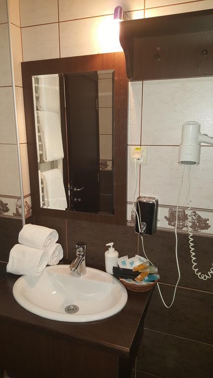 Garni Hotel Contact Belgrade Extérieur photo