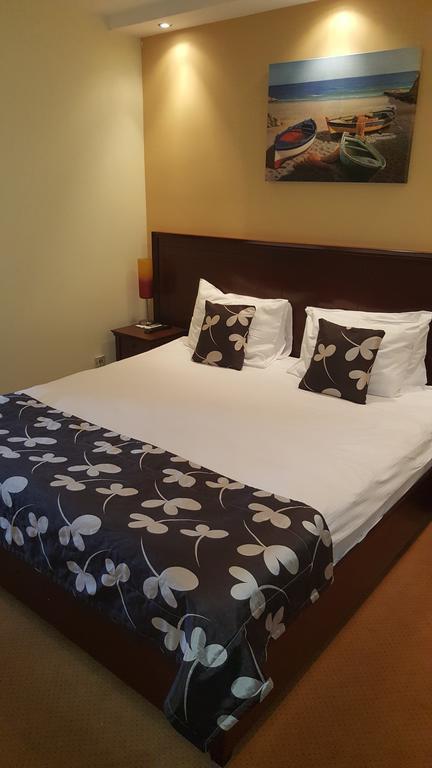Garni Hotel Contact Belgrade Extérieur photo