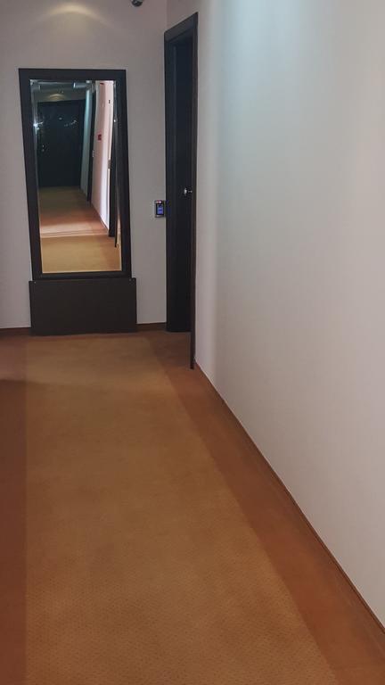 Garni Hotel Contact Belgrade Extérieur photo