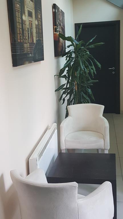 Garni Hotel Contact Belgrade Extérieur photo