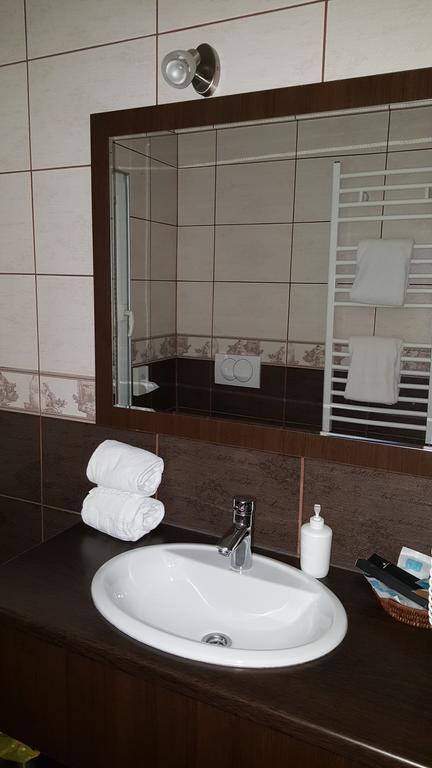 Garni Hotel Contact Belgrade Extérieur photo