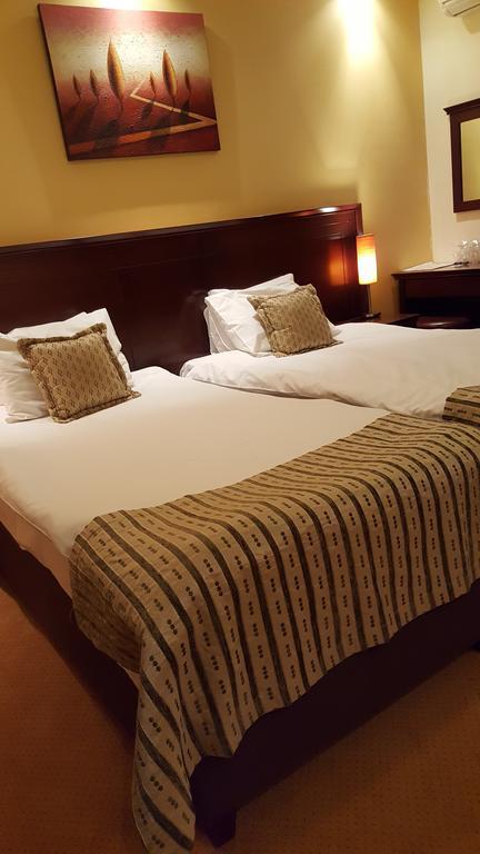 Garni Hotel Contact Belgrade Extérieur photo