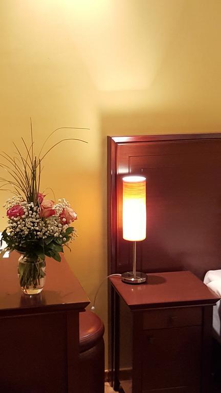Garni Hotel Contact Belgrade Extérieur photo