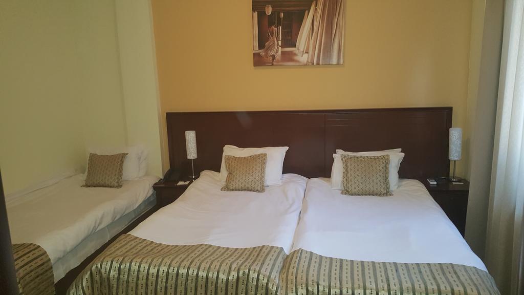 Garni Hotel Contact Belgrade Extérieur photo