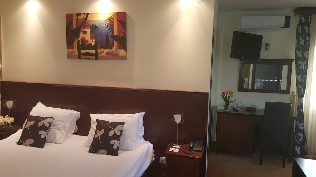 Garni Hotel Contact Belgrade Extérieur photo