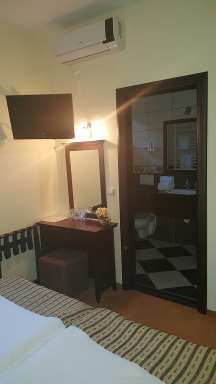 Garni Hotel Contact Belgrade Extérieur photo