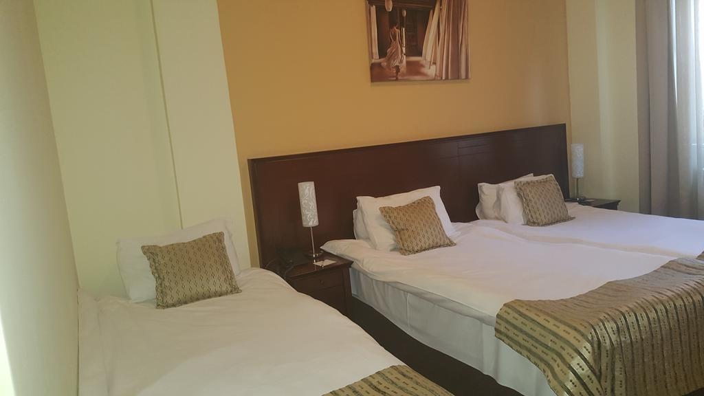 Garni Hotel Contact Belgrade Extérieur photo